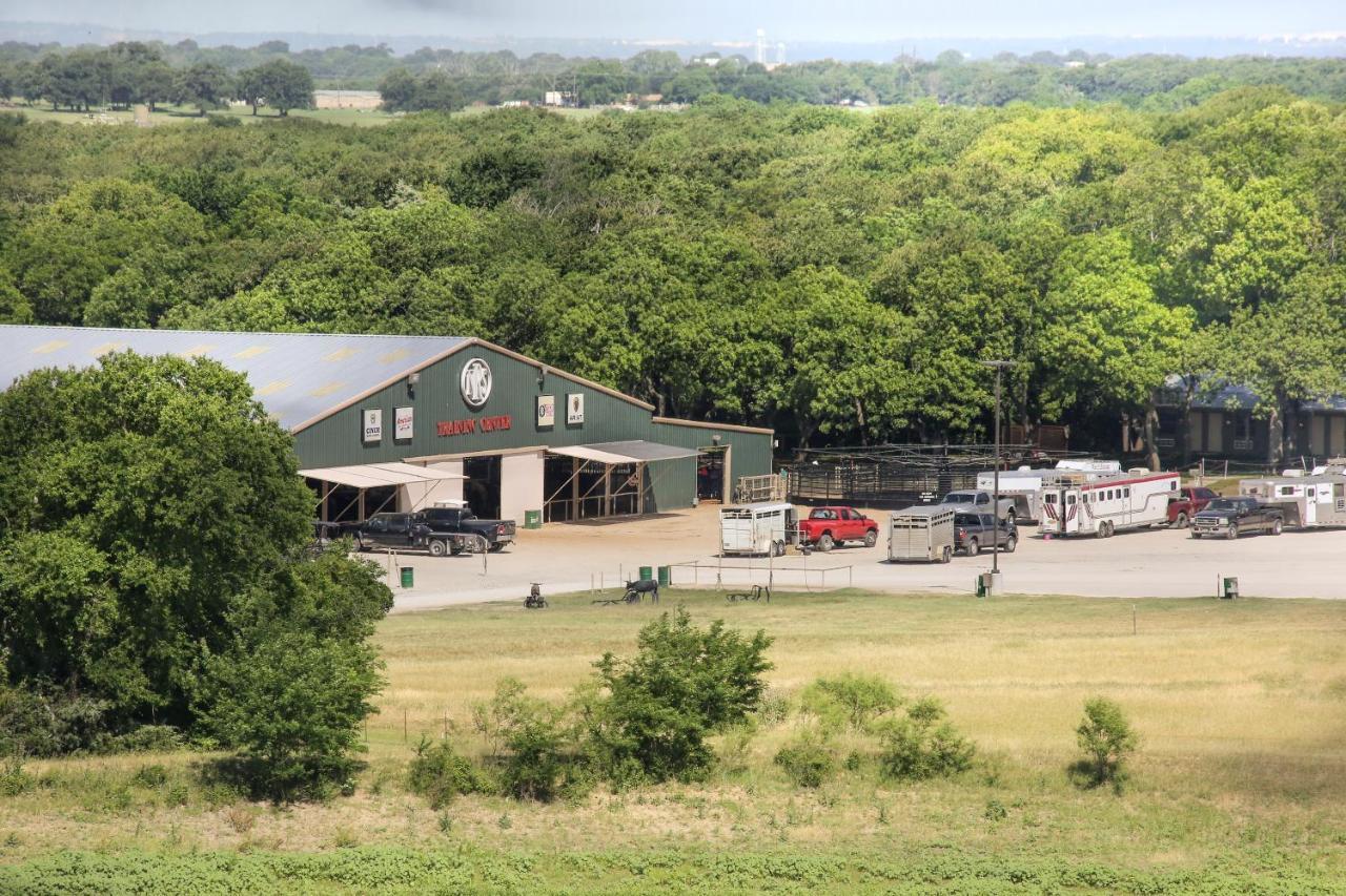 Nrs Event Center & Guest Ranch Hotel Decatur Eksteriør billede