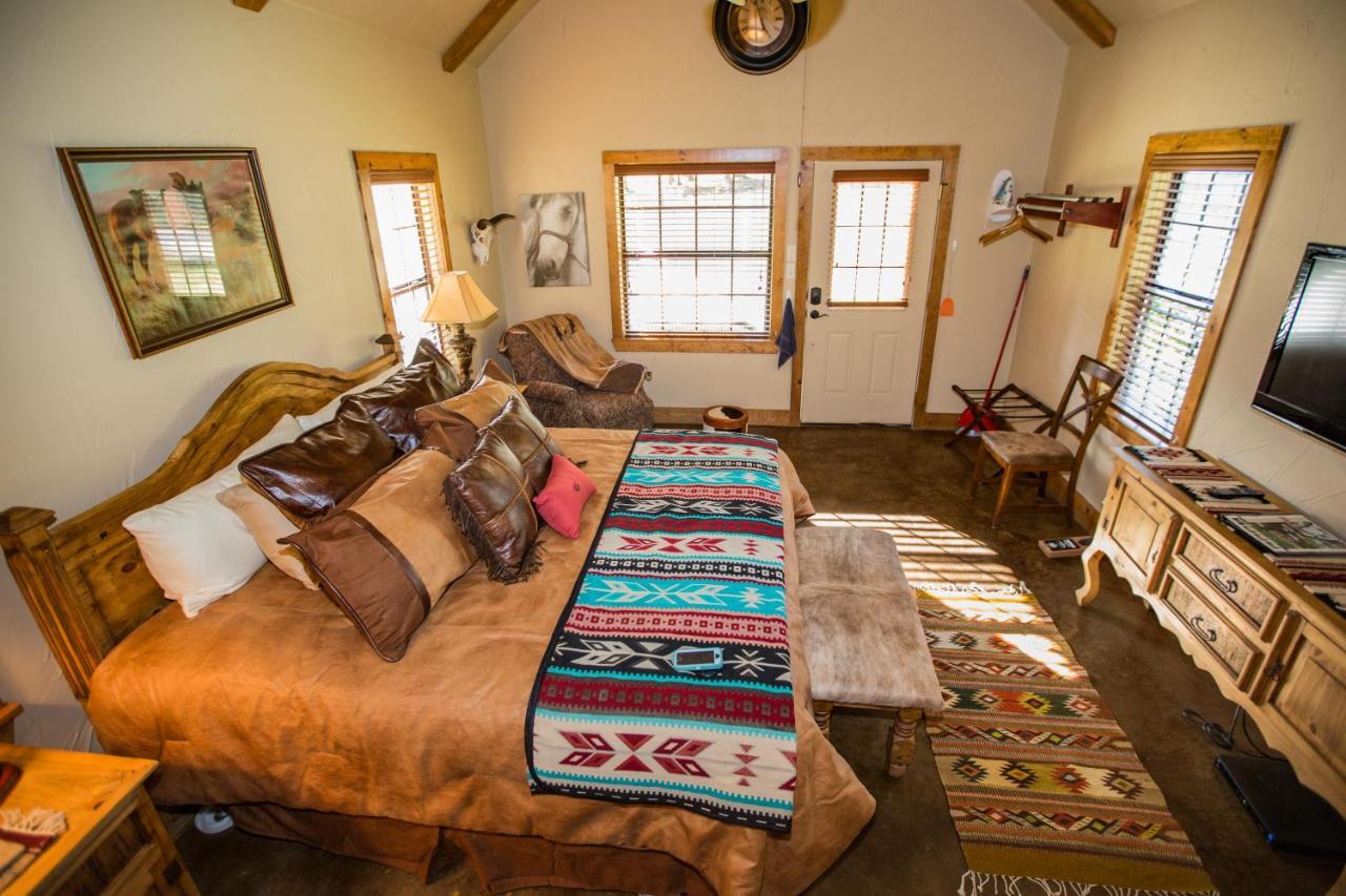 Nrs Event Center & Guest Ranch Hotel Decatur Eksteriør billede