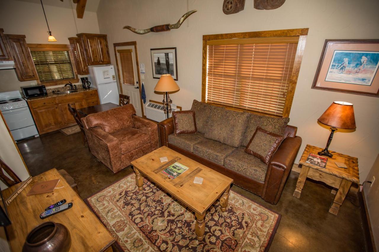 Nrs Event Center & Guest Ranch Hotel Decatur Eksteriør billede