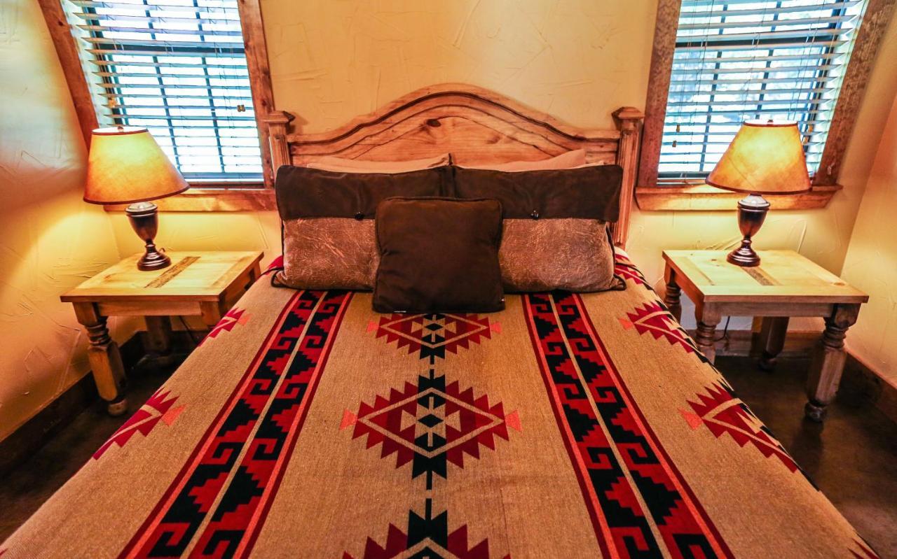 Nrs Event Center & Guest Ranch Hotel Decatur Eksteriør billede